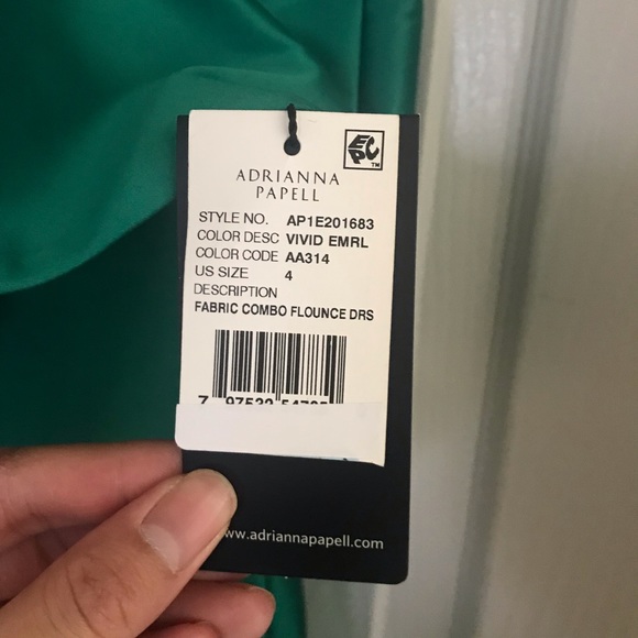 Adriana Papell green off the shoulder ruffle dress - Picture 5 of 7